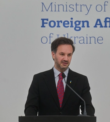 МИД о визите Абрамовича: Зеленский использует даже малейшую возможность приблизить мир