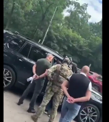 ДБР зупинило авто з ексвійськкомом Борисовим на трасі з Києва до Одеси і проводять слідчі дії — ЗМІ