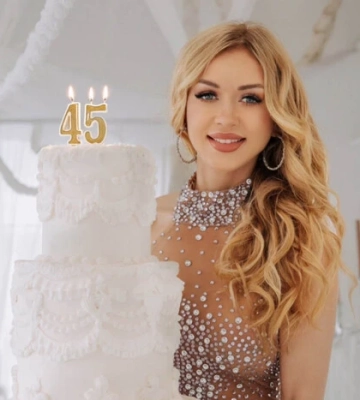 Наталія Валевська святкує 45-річчя. Співачка поділилася роздумами та святковими фото з ювілею