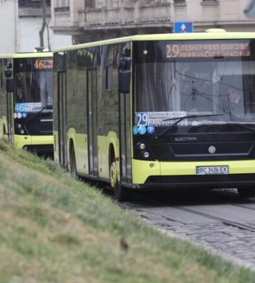 Влітку на низці автобусних маршрутів Львова скоротять кількість одиниць транспорту
