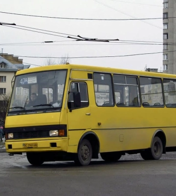 Стояли годину на кінцевій зупинці. Львів'яни фіксують порушення графіків руху на трьох автобусних маршрутах