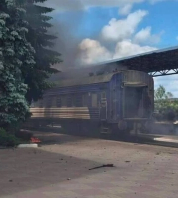 Російський дрон атакував вокзал у Сумах (фото, відео)