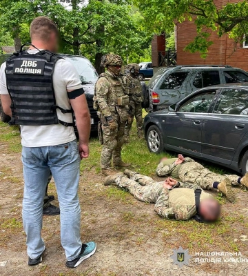 На Рівненщині військовослужбовці підкупили інструктора військової частини, щоб той допомогав вивозити мобілізованих за кордон