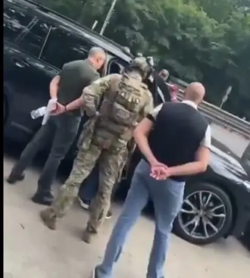 СМИ: На выезде из Киева ГБР остановило авто с экс-начальником Одесского ТЦК Борисовым