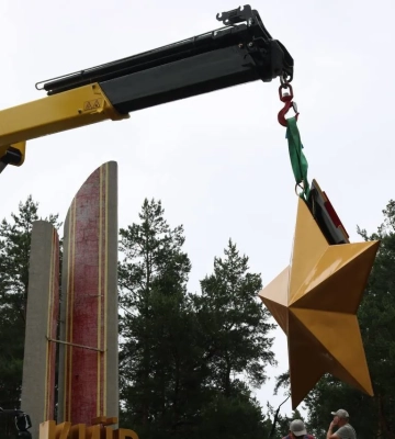 На в’їзді до Києва прибрали радянську зірку