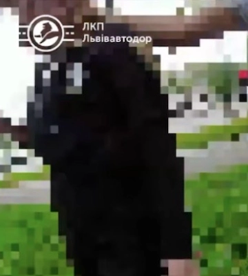 У Львові чоловік напав на контролерок