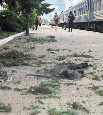 У Сумах уламки російського дрона впали на залізничний вокзал: поранені четверо людей