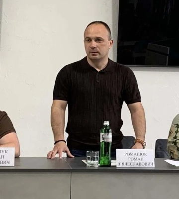 На Волыни группа мужчин с лопатами и топорами напали на представителей ТЦК