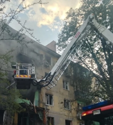 Війська РФ атакували Павлоград, постраждали 5 людей, пошкоджена багатоповерхівка – ОВА