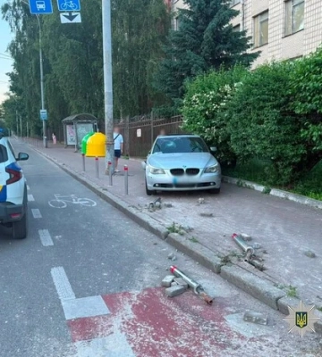 Поліція розслідує смертельну ДТП на Печерську: після зіткнення автівок загинув пішохід