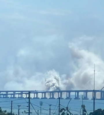 В Крыму во время ночной атаки повреждены два моста