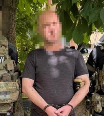 Охороняв військові ешелони РФ зі зброєю: СБУ та ДБР затримали зрадника у Херсоні. ФОТО
