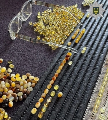 На Рівненщині викрито масштабний нелегальний видобуток бурштину
