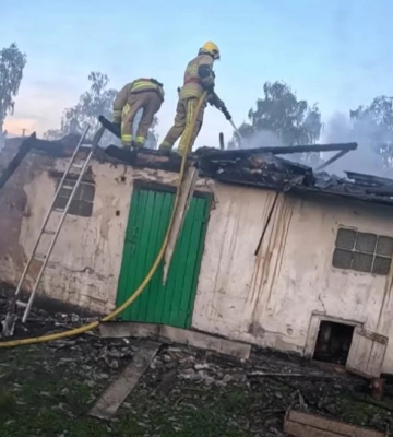 На Дубенщині пожежа знищила дві господарські будівлі (ВІДЕО)