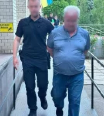Правоохоронці затримали 65-річного власника магазину у Запоріжжі: його підозрюють у зґвалтуванні 11-річної дівчинки