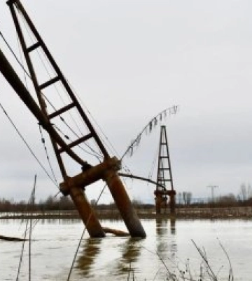 Закарпаття опинилося під загрозою масштабного затоплення: русла річок перетворилися на міни уповільненої дії, а громади заблоковані законами (ФОТО)