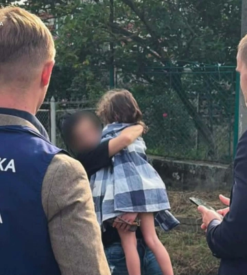 Полиция провела спецоперацию по задержанию мужчины, взявшего в заложники жену и ребенка в Ужгороде