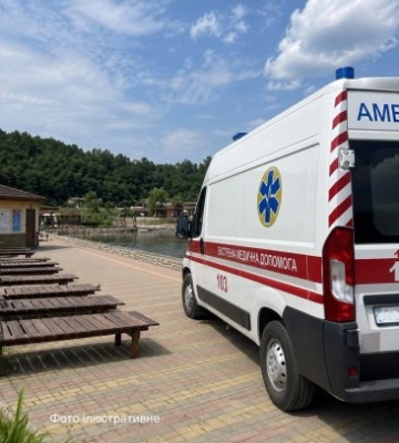 Дитина почала синіти та задихатися на очах у відпочивальників: на відомому курорті Закарпаття ледь не сталася трагедія (ФОТО)