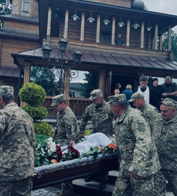 На Волині громада попрощалася із 28-річним захисником Андрієм Лавренюком