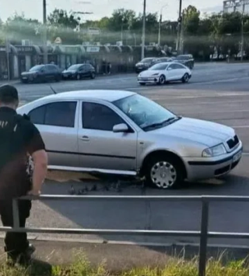 У Луцьку біля ринку «Північний» поліція зупинила авто за допомогою «їжаків»