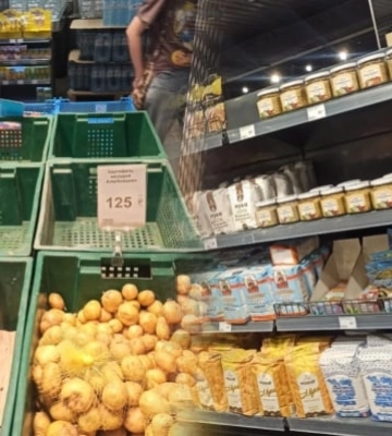 Стремительный рост цен и пустые полки: топливный кризис спровоцировал продуктовый ажиотаж в Мелитополе (скрины)