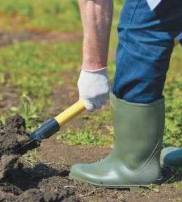 Злива на Хмельниччині: городи й подвір'я опинилися під водою
