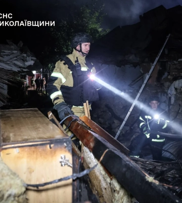 У Миколаєві троє людей постраждали внаслідок атаки російських БпЛА