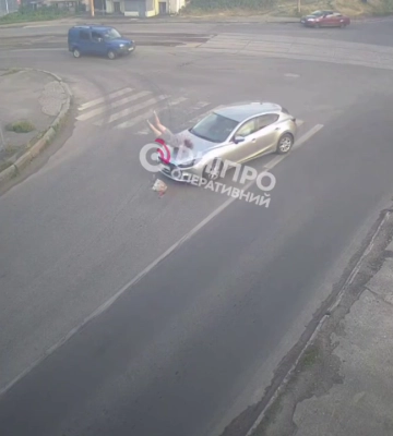 У Дніпрі на Павлова збили жінку: відео моменту жахливої ДТП