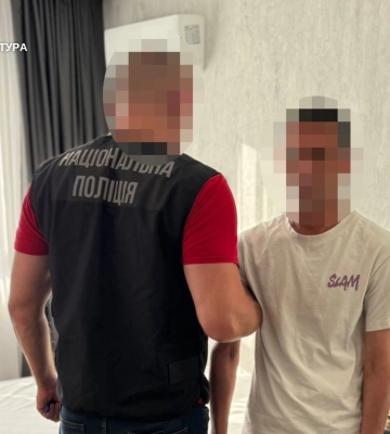 Збували метамфетамін поштою та з рук у руки - на Дніпропетровщині підозрюють трьох зловмисників