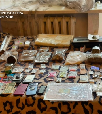 В Киеве задержали организатора нарковечеринок - у него дома нашли 2,5 кг наркотиков и психотропов "на любой вкус"