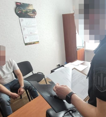 Надел наручники и продолжил избивать беззащитного: ГБР подозревает полицейского из группы оповещения