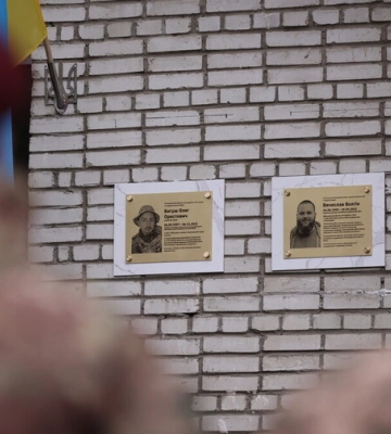 На фасадах 10 навчальних закладів у Львові встановлять 19 меморіальних таблиць полеглим захисникам України