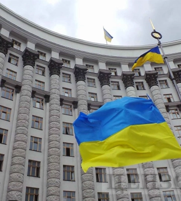 Поместья под Киевом и элитные авто: чем владеют и как живут бывшие премьер-министры Украины, — СМИ