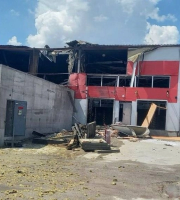 У Запоріжжі ворог вдарив по терміналу логістичного оператора