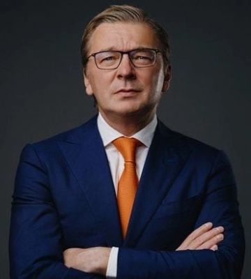"Ми давно довели, що Шахтар - не золота клітка". Палкін вперше публічно прокоментував відхід Коноплі з клубу