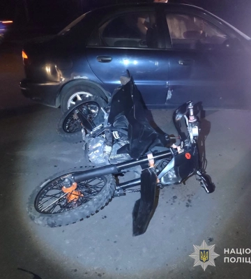 На Сумщині внаслідок карколомної ДТП постраждали неповнолітні мотоциклістка та ії пасажир