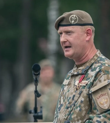 Міністр оборони Латвії прибув до Києва у свій перший закордонний візит