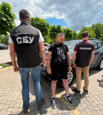 На Львівщині іноземець возив ухилянтів на «гастролі» до ЄС за $12 тис.