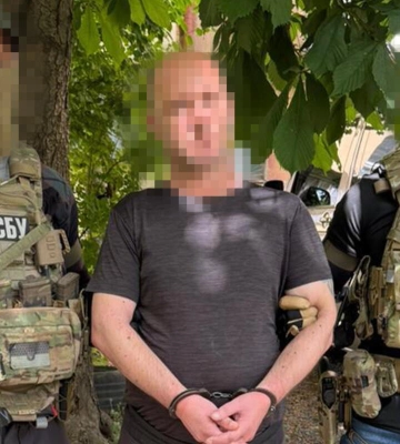 СБУ та ДБР затримали експрацівника Укрзалізниці, який охороняв військові ешелони рф під час окупації Херсона