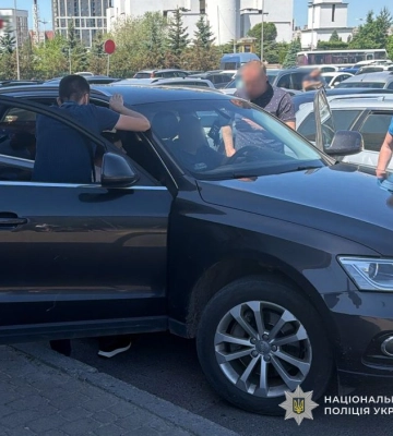 Батько і син організували схему втечі за кордон військовозобов’язаних чоловіків
