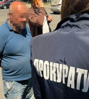 На Львівщині колишній депутат із сином організували схему для ухилянтів: їх затримали на гарячому 