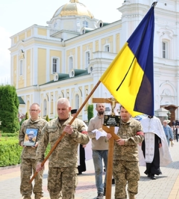 Загинув на Донеччині: у Луцьку попрощались із Валерієм Ткачуком 