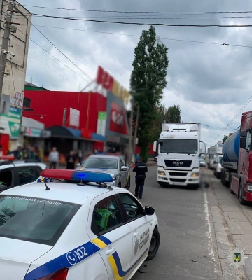 У Києві вантажівка на смерть збила 82-річну жінку