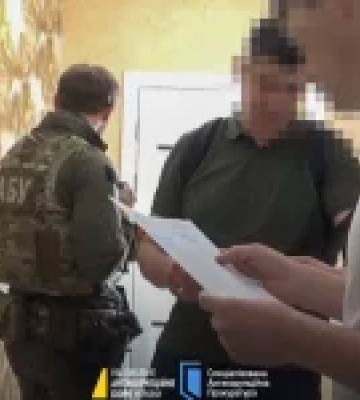 НАБУ та САП викрили схему відкатів на ремонті доріг у Полтаві