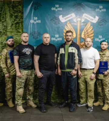 Віталій Дяківнич разом із командою Полтавської ОВА передали мототехніку морпіхам