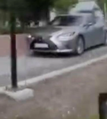 Водія Lexus оштрафували за проїзд по тротуару біля Львівської політехніки
