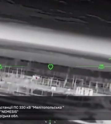 Мадяр показал удары по Мелитополю во время масштабной атаки: под удар попала подстанция и железнодорожная инфраструктура (видео)