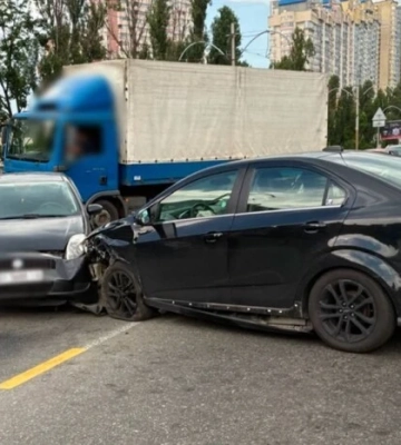 ДТП на Харківському шосе: рух ускладнено в обох напрямках