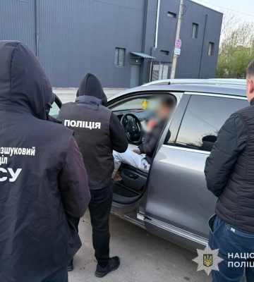 За 17 тисяч доларів обіцяли виїзд до Румунії: на Львівщині викрили схему переправлення чоловіків за кордон