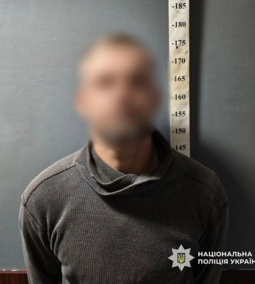 У Києві чоловіка, який вступився за жінку, кілька разів вдарили ножем